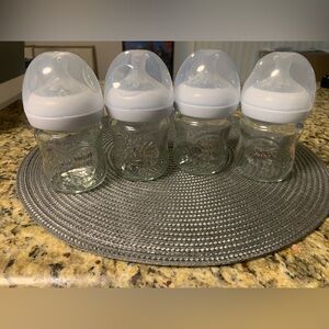 NWOT 4oz Philips Advent Glass Bottles. 6 total! FOUR brand new unused, 2 used.